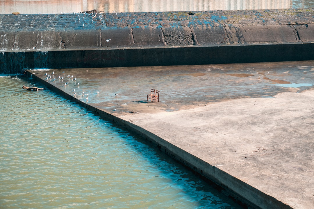 Woda z rzeki do kąpieli – jak sprawdzić, czy się nadaje?
