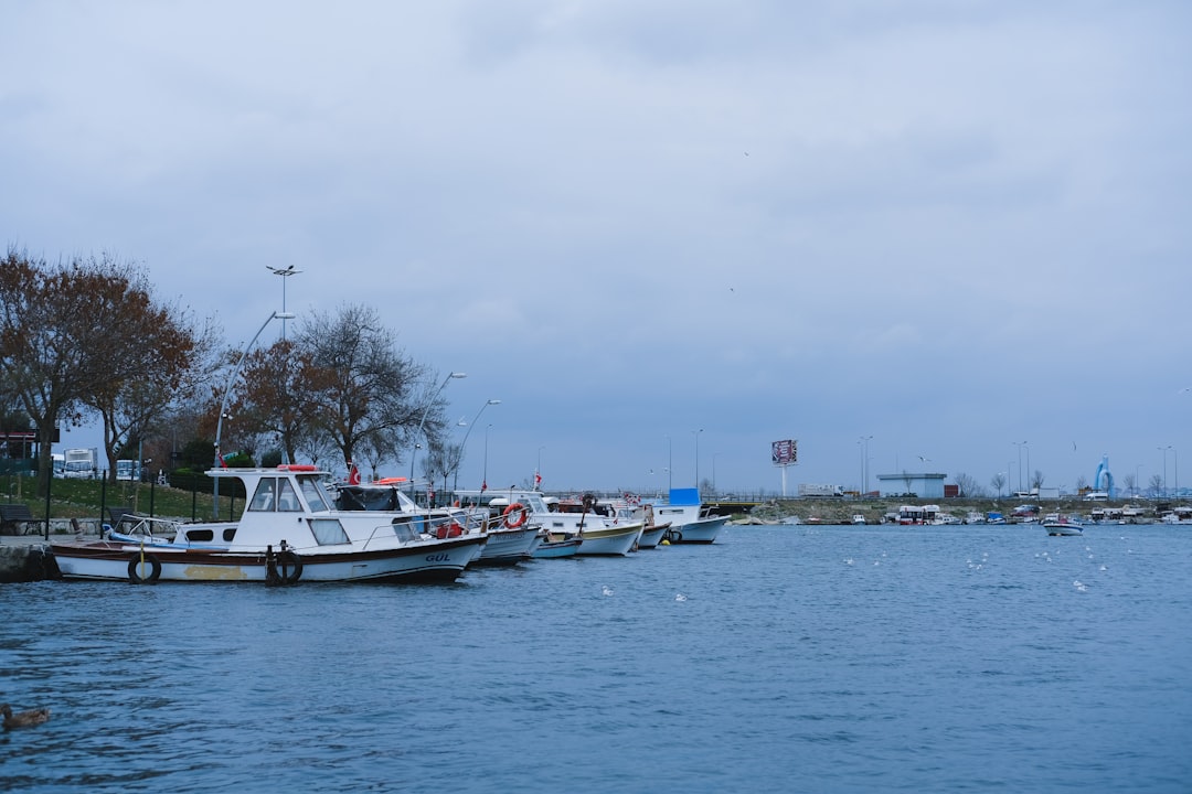Jeziora a gospodarka wodna - ich rola w zarządzaniu zasobami